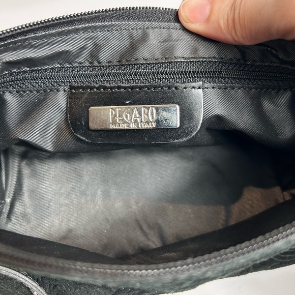 Vintage Pegabo Elegant Black Embossed fabric Purse, Shoulder strap, like NEW - Picture 8 of 8